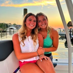 Meet your Posher, Ava